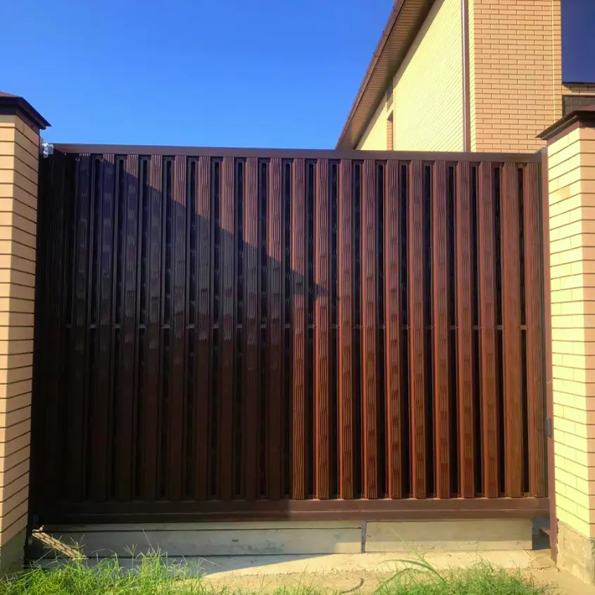 Фото 1 Штакетник Плетенка 8017-8017 Шоколад в шахматном заполнении